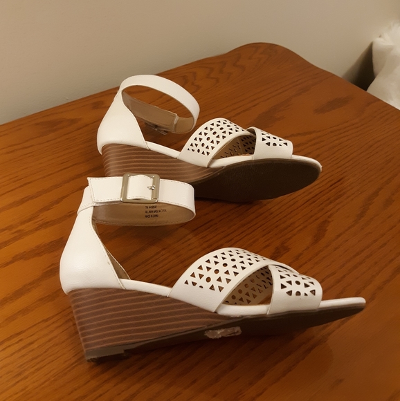 Cato White Wedge Sandals - Picture 2 of 7